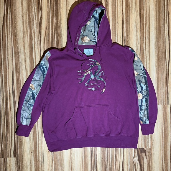 Legendary Whitetails burgundy Camo Men's Hoodie - Picture 1 of 5
